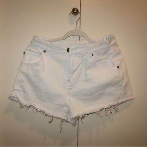 size 8. barely use😎 still in a very good condition